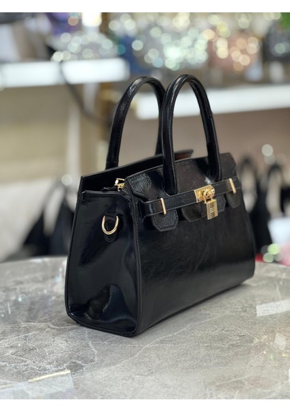 Kilit Aksesuar Detaylı '' Orta Boy '' Kadın El- Omuz Çantası fiyatları