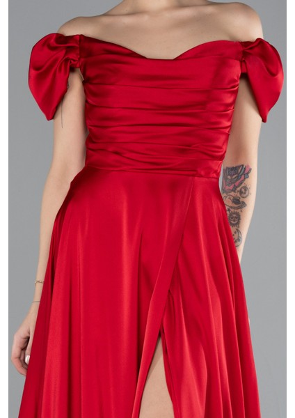 Kayık Yaka Yırtmaçlı Uzun Saten Abiye Elbise ABU4508 modelleri