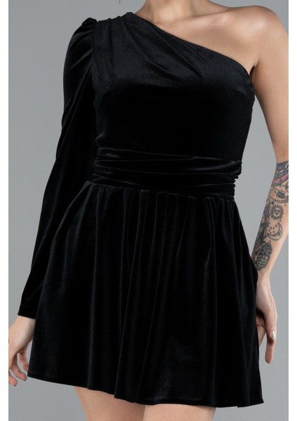 Tek Kol Şort Etekli Mini Kadife Gece Elbisesi ABK2183 fırsatları