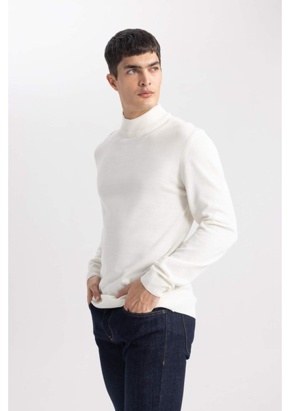 Erkek Ekru Slim Fit Dar Kesim Basic Düz Akrilik Kazak B7851Axns