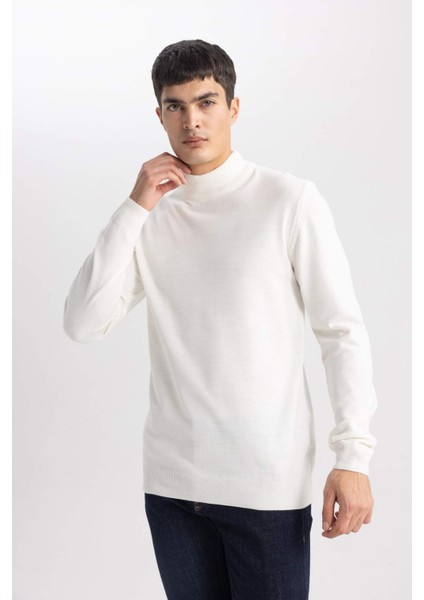 Erkek Ekru Slim Fit Dar Kesim Basic Düz Akrilik Kazak B7851Axns