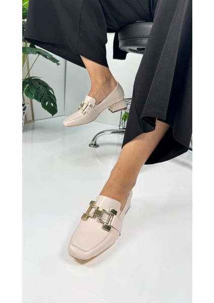 Günlük Kadın Loafer Topuklu Toka ve Dikiş Detaylı Bağcıklı Küt Burunlu Ayakkabı 700