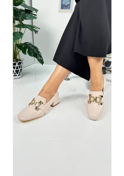 Günlük Kadın Loafer Topuklu Toka ve Dikiş Detaylı Bağcıklı Küt Burunlu Ayakkabı 700 modelleri