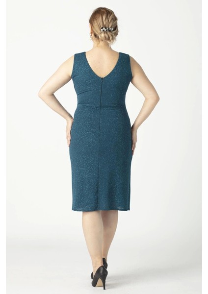 8005 Petrol Simli Esnek Kumaş Beli Işlemeli Büyük Beden Elbise fırsatları