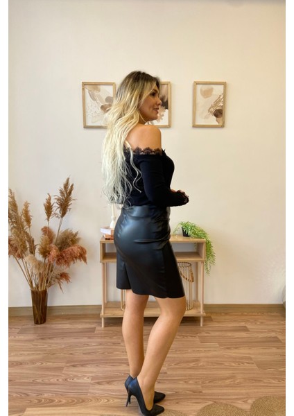 Aksesuar Fermuarlı ve Yırtmaçlı Deri Mini Etek modelleri