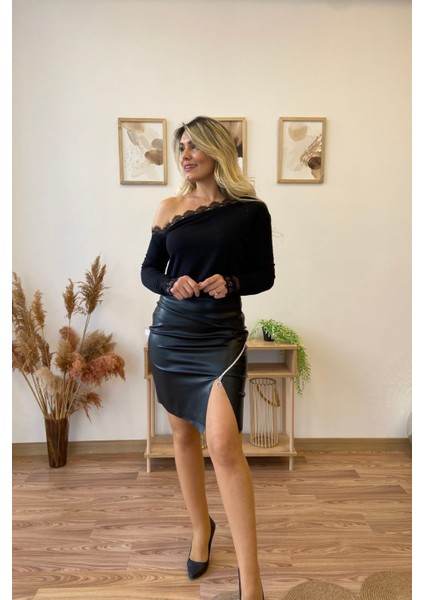 Aksesuar Fermuarlı ve Yırtmaçlı Deri Mini Etek fırsatları
