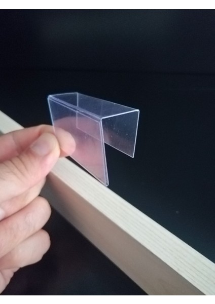 Pvc Şeffaf Etiketlik Isimlik Ahşap Raflar Dik Geçmeli ETIKETLIK18-20 mm Kalınlıklar Için Dik Takmalı Etiketlik Plastik Kart Koyma Cebi modelleri