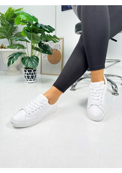 Günlük Kadın Sneaker Bağcıklı Yıldız Detaylı Tırtıklı Taban Oval Burunlu Rahat Spor Ayakkabı 602 modelleri