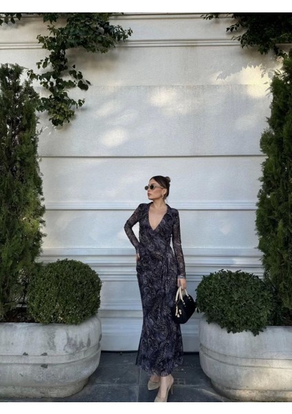 Kruvaze V Yaka, Fırfırlı ve Bağcıklı Desenli Bluz ve Midi Etek Takım - Siyah modelleri