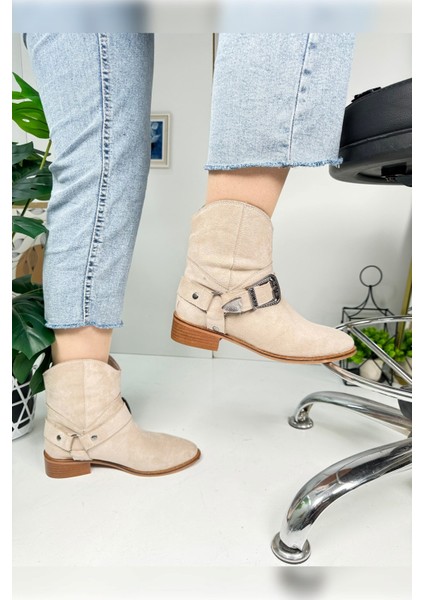 Günlük Kadın Düz Süet Bot Oval Burunlu Toka Detaylı Tırtıklı Taban Kovboy Bot 281 fiyatları