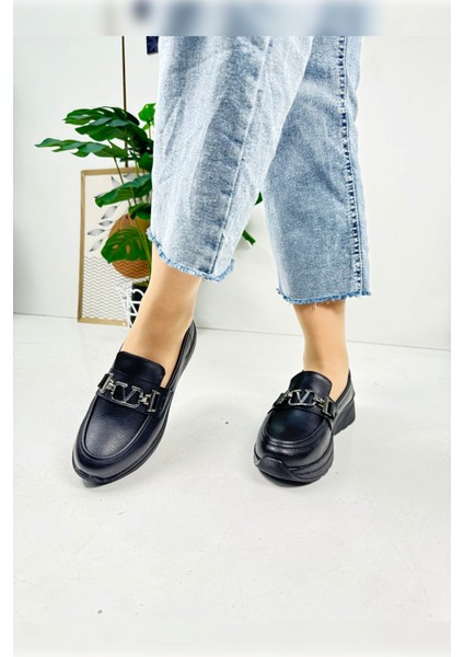 Günlük Kadın Loafer V Tokalı Kalın Topuklu Tırtıklı Tabanlı Oval Burunlu Makosen Ayakkabı 7697 fırsatları