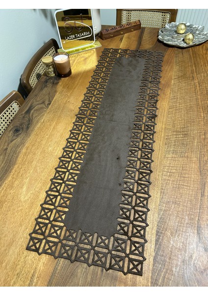 Kare Kahverengi Runner