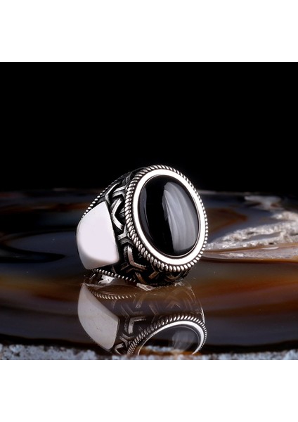 Siyah Onix Taşlı Oval Model 925 Ayar Gümüş Erkek Yüzük