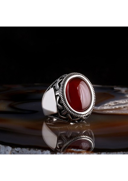 Kırmızı Akik Taşlı Oval Model 925 Ayar Gümüş Erkek Yüzük
