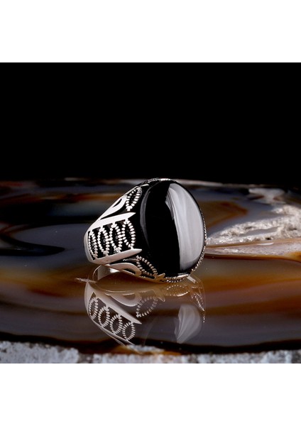 Onix Taşlı Oval Model 925 Ayar Gümüş Erkek Yüzük