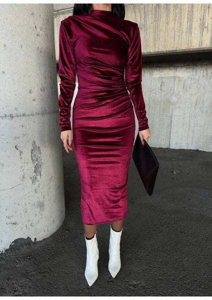 Kadın Uzun Kollu Yarım Balıkçı Yaka Büzgü Detay Kadife Kumaş Elbise