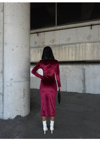 Kadın Uzun Kollu Yarım Balıkçı Yaka Büzgü Detay Kadife Kumaş Elbise fırsatları