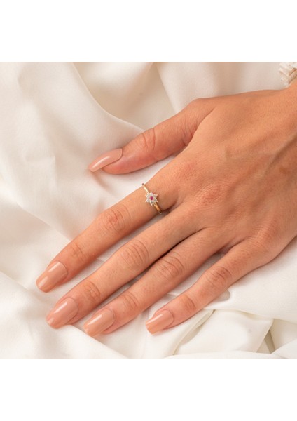 Gümüş Yüzük - Gümüş Yüzük - Mini Papatya Ruby Taşlı Minimal Tasarım 925 Ayar Gümüş Yüzük fırsatları