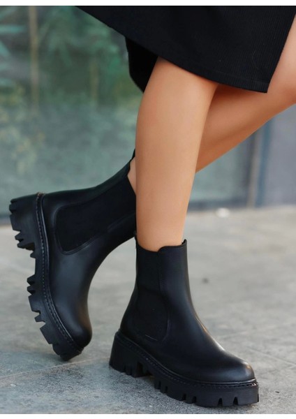 Ninle Siyah Cilt Topuklu Bot modelleri