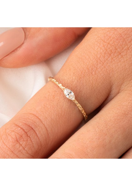 Altın Yüzük - Altın Yüzük - Swarovski Taşlı Minimal Tasarım Gündelik Tektaş 14 Ayar Altın Yüzük modelleri