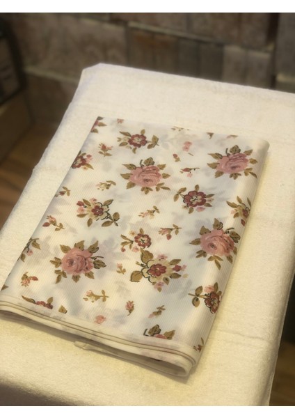 Leke Tutmaz 140 x 140 cm Raşel Biyeli Masa Örtüsü Çiçekler