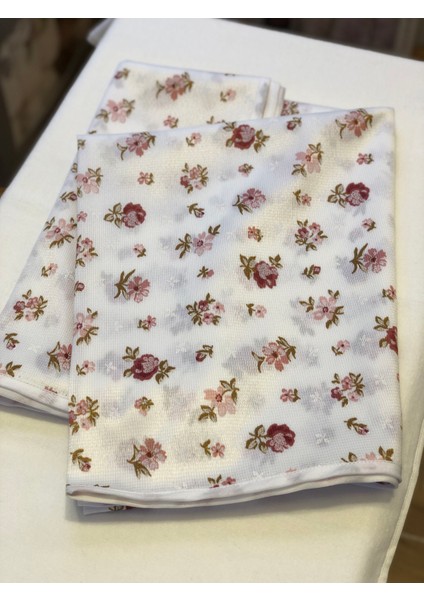 Raşel Leke Tutmaz 140 x 140 cm Biyeli Masa Örtüsü Pudra Kırçiçeği