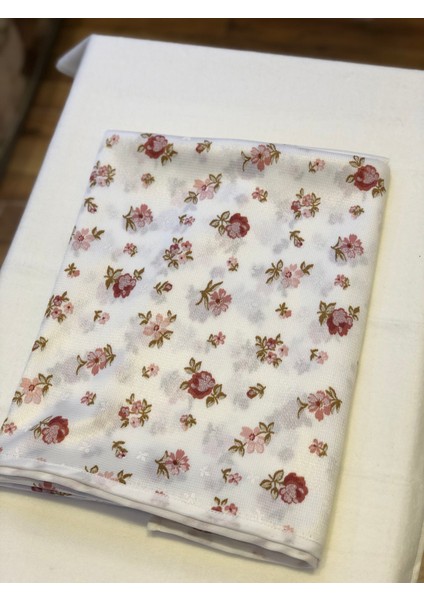 Raşel Leke Tutmaz 140 x 140 cm Biyeli Masa Örtüsü Pudra Kırçiçeği