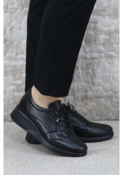 3224 Comfort Lastik Bağçıklı Yumuşak Deri Kadın Ayakkabı