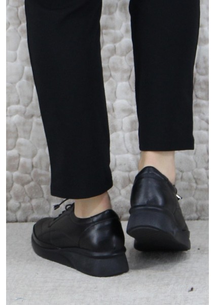 3224 Comfort Lastik Bağçıklı Yumuşak Deri Kadın Ayakkabı fırsatları