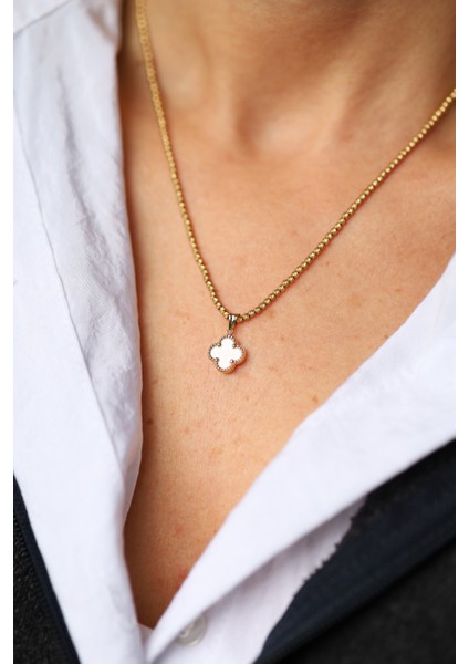 14 Ayar Altın Beyaz Taşlı Yonca Kolye Ucu fiyatları