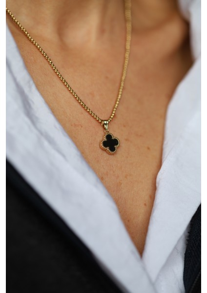 14 Ayar Altın Siyah Taşlı Yonca Kolye Ucu modelleri