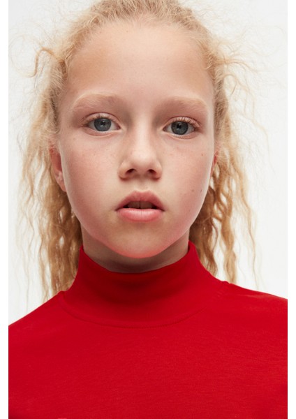 Kırmızı Basic Kışlık Yarım Balıkçı Yaka Uzun Kollu Kız Çocuk Tişört modelleri