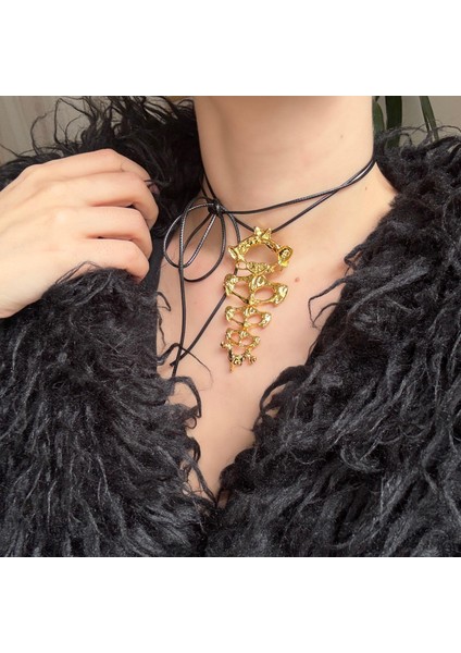 Marka İpli Tasarım Kolye