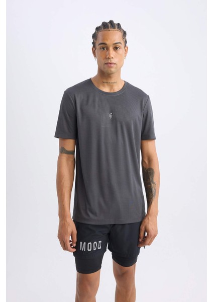 DeFactoFit Slim Fit Dar Kesim Bisiklet Yaka Baskılı Sporcu Kısa Kollu Tişört X6142AZ25SP modelleri