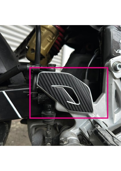 Bajaj NS200 Ayaklık Yan Karbon Desen Sticker Etiket Modeli
