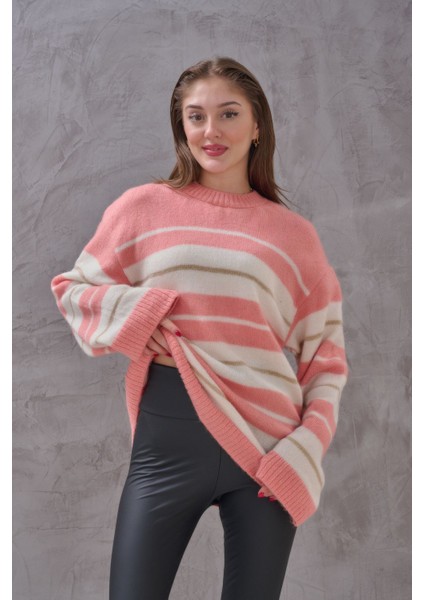 Kadın Pembe Çizgi Detaylı Yumoş Kışlık Oversize Triko