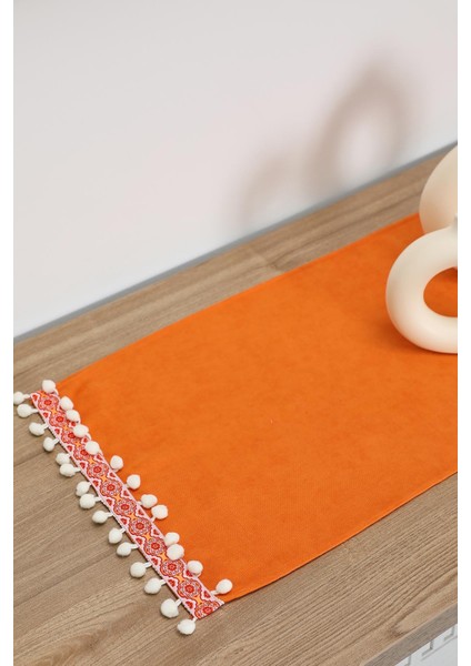 Desen Şeritli ve Ponpon Detaylı Runner 90 x 30 cm ,R-88K