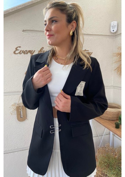 Etiket Detaylı Blazer Ceket