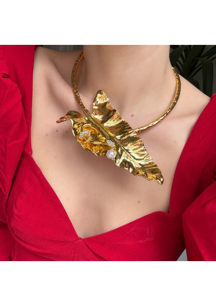 Gold Tasma Yaprak Kolye