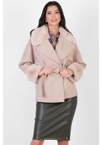 Crispolto Kruvaze Yakası Kolları Kürklü Kaban Bej