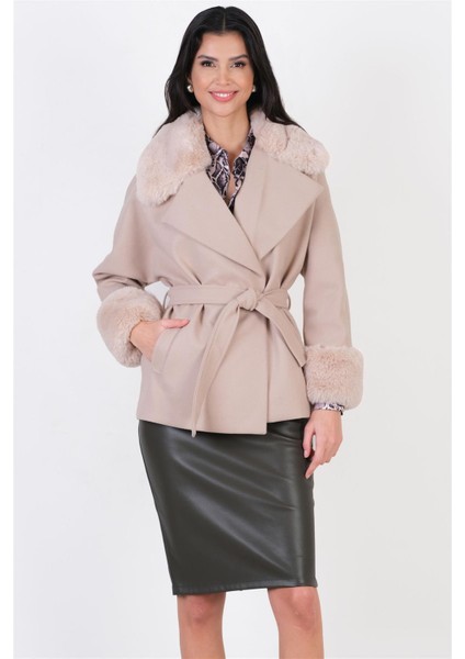 Crispolto Kruvaze Yakası Kolları Kürklü Kaban Bej fırsatları