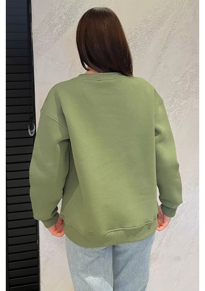 Kadın Bisiklet Yaka Aplikeli Sweatshirt (Aplike Ayılar Farklı Gelebilir)