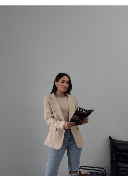 Kadın Blazer Ceket Kısa Düğmeli Astarlı Vatkalı Ceket fiyatları