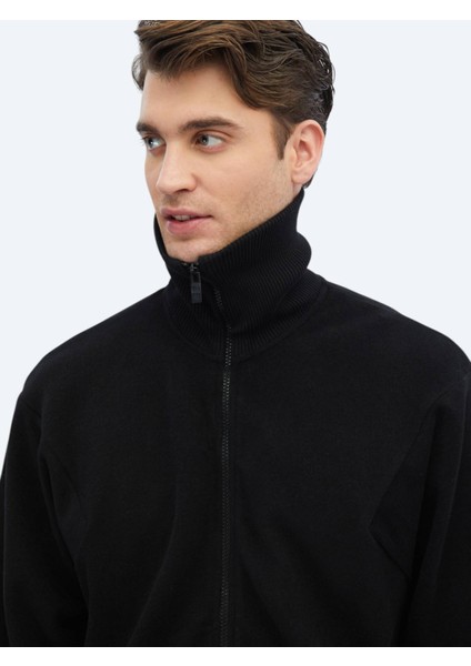 Siyah Dik Yaka Sweatshırt