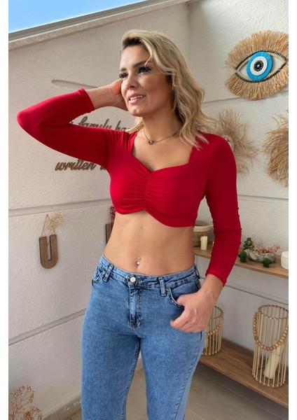 Göğüs Büzgü Detay Crop Bluz