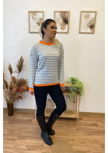 Çizgili Yuvarlak Yaka Triko Bluz indirimleri