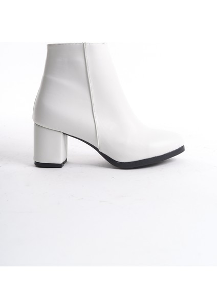 Kadın Beyaz Cilt Düz Topuklu Kısa Bot fiyatları