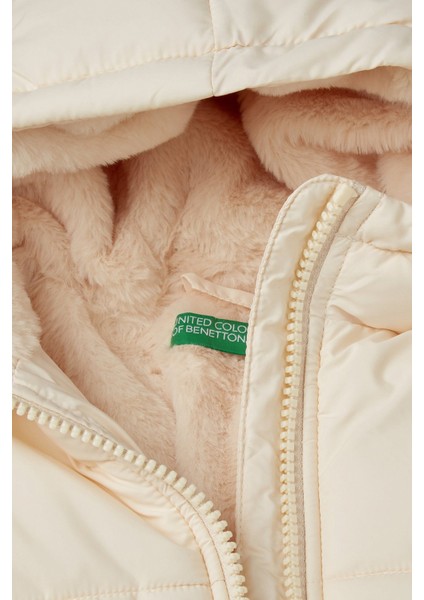Regular Fit Kapüşonlu Kısa Kapitone Mont Kız Çocuk Mont 2SJ1CN05D