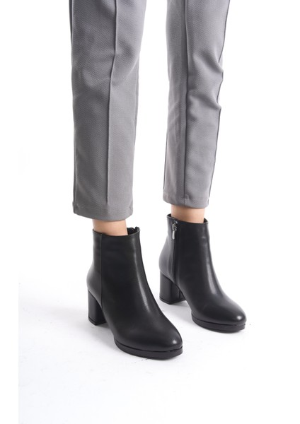 Kadın Siyah Cilt Düz Topuklu Kısa Bot fırsatları