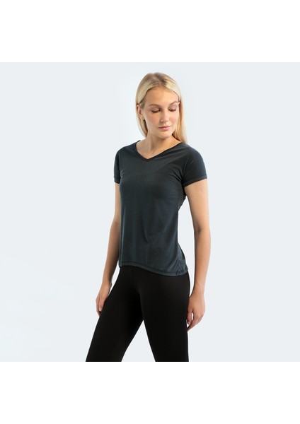 PLAY Kadın Tişört Siyah fiyatları